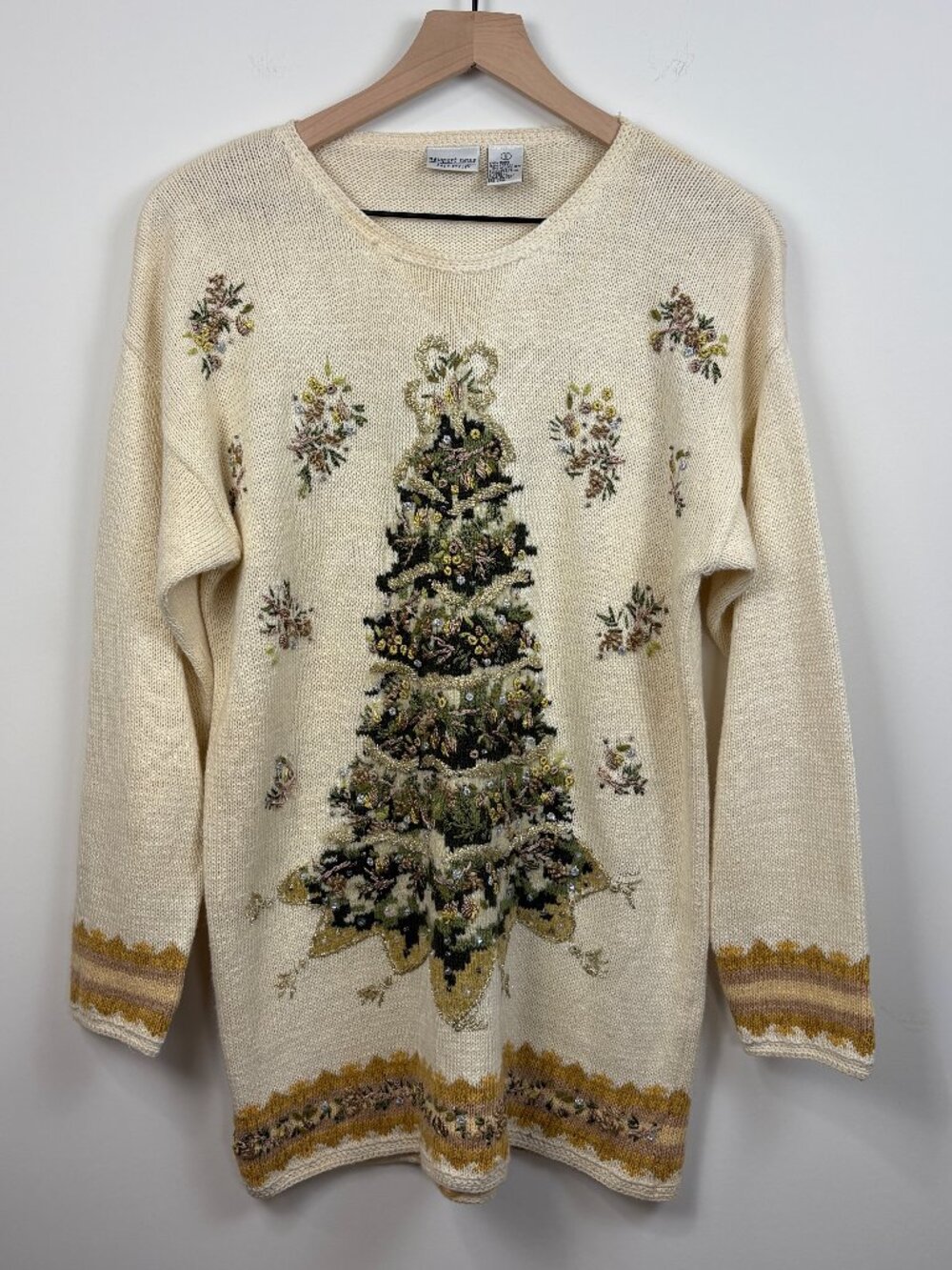 VTG! 90'S 🌟 NEWPORT NEWS 🌟 EMBROIDERED CHRISTMAS TREE SWEATER IVORY GOLD SZ S